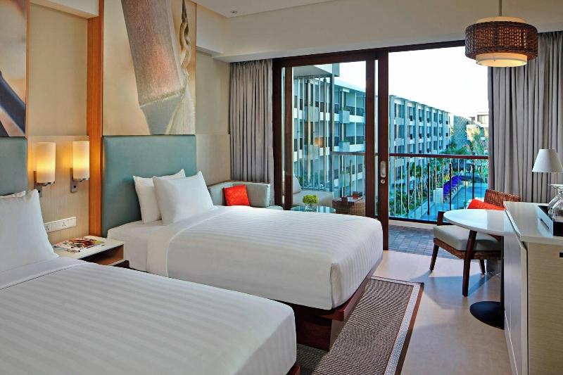 Courtyard Bali Seminyak Resort - Havuz