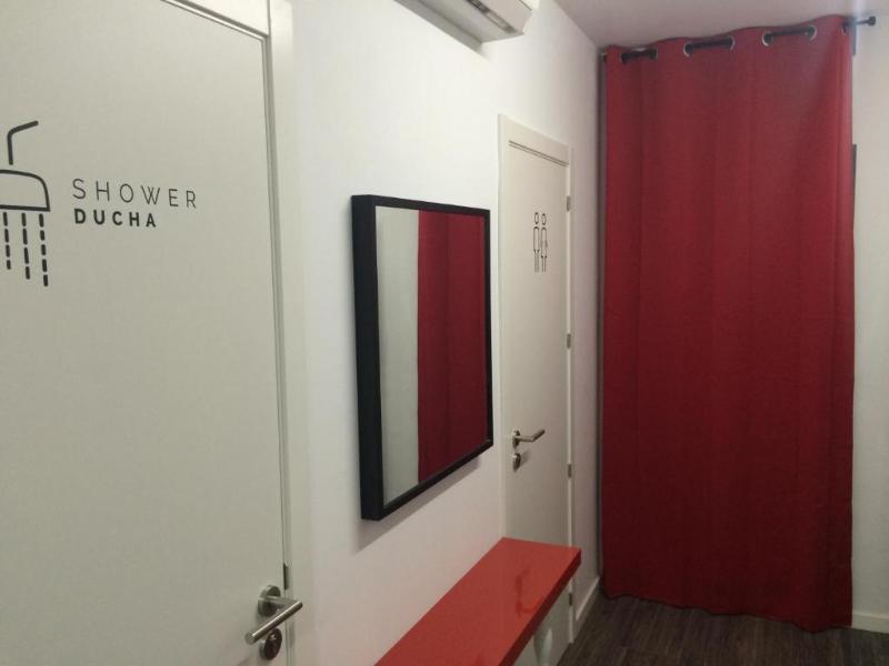 Chameleon Hostel Alicante - Oda