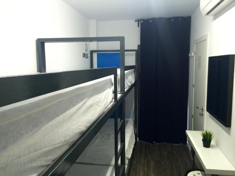 Chameleon Hostel Alicante - Oda