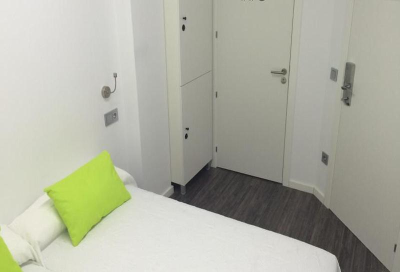 Chameleon Hostel Alicante - Oda