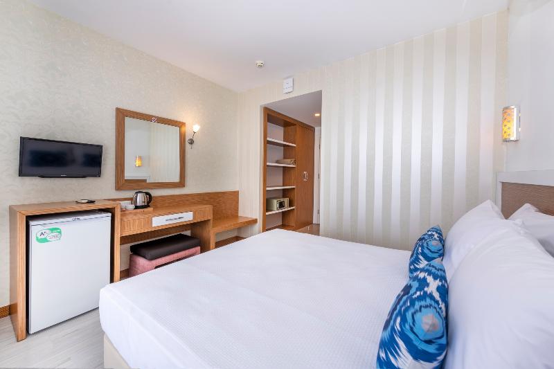 A Hotel Side - Oda