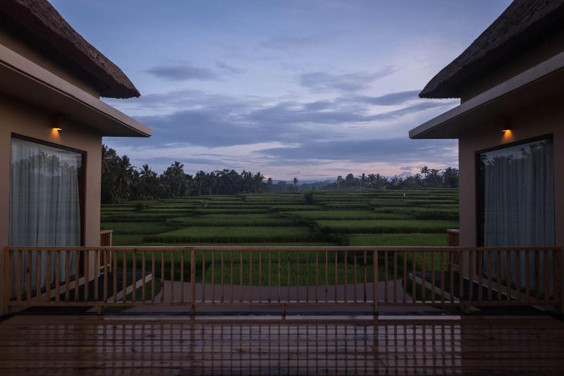 Manyi Village - Genel