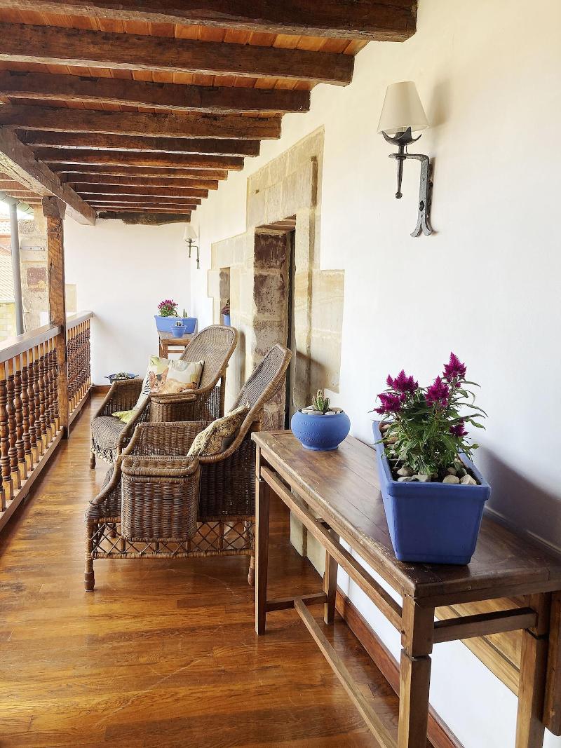 La Casona De Los Güelitos - Oda