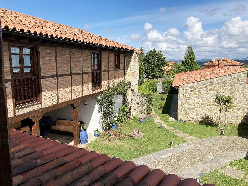 La Casona De Los Güelitos - Oda