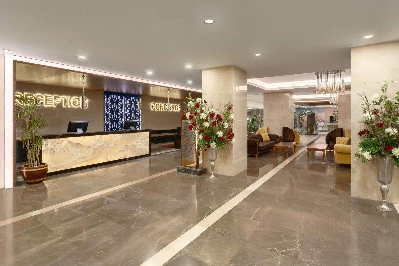 Ramada Resort By Wyndham Kusadasi - Lobi
