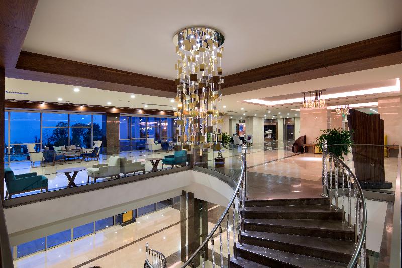 Ramada Resort By Wyndham Kusadasi - Lobi