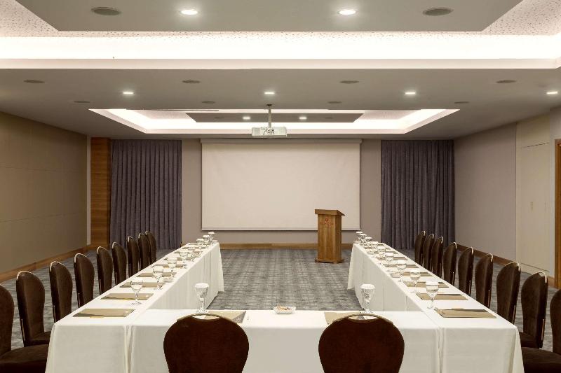 Ramada Resort By Wyndham Kusadasi - Toplantı
