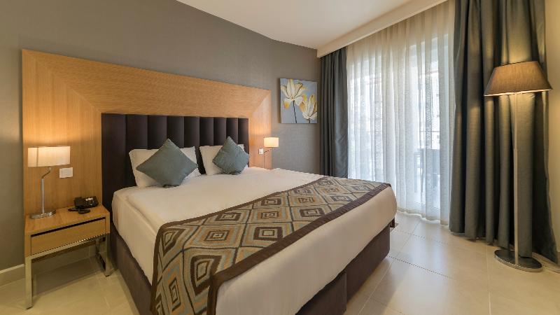 Ramada Resort By Wyndham Kusadasi - Oda