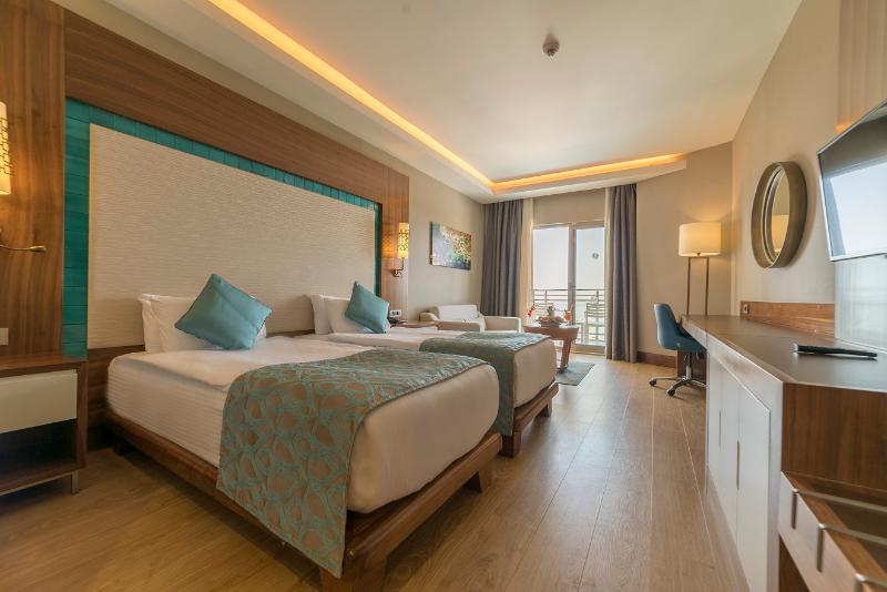 Ramada Resort By Wyndham Kusadasi - Oda