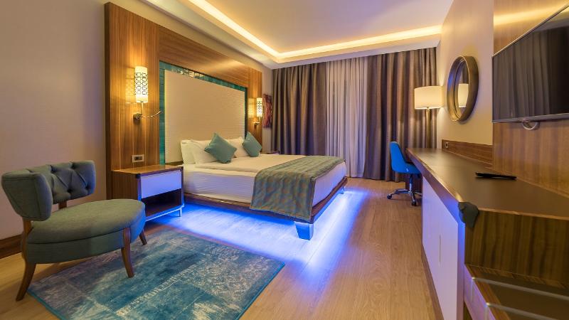 Ramada Resort By Wyndham Kusadasi - Oda