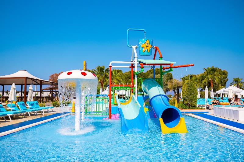 Ramada Resort By Wyndham Kusadasi - Havuz