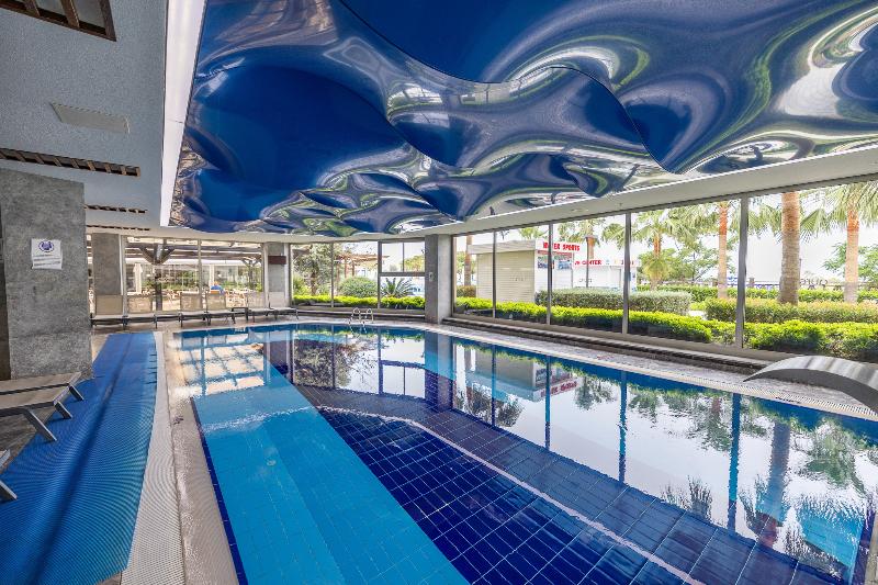 Ramada Resort By Wyndham Kusadasi - Havuz
