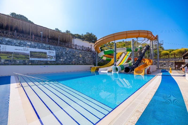 Ramada Resort By Wyndham Kusadasi - Havuz