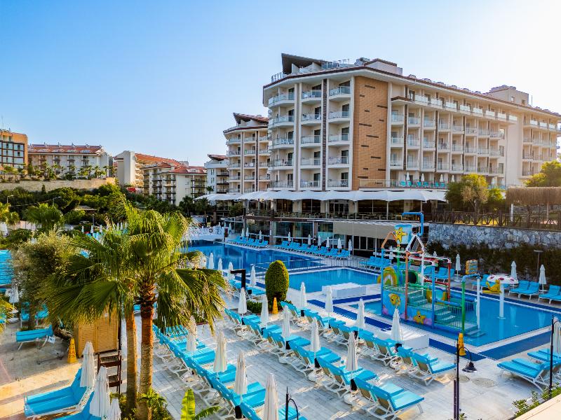 Ramada Resort By Wyndham Kusadasi - Havuz