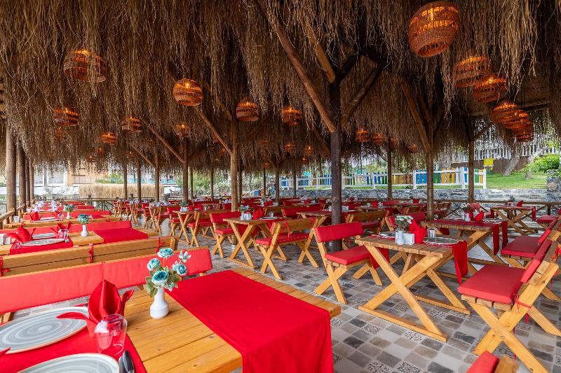 Ramada Resort By Wyndham Kusadasi - Restoran