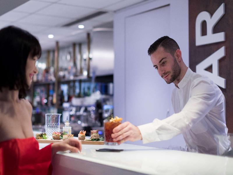 Living Place Hotel - Bar