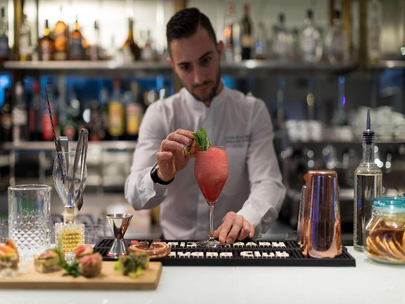 Living Place Hotel - Bar
