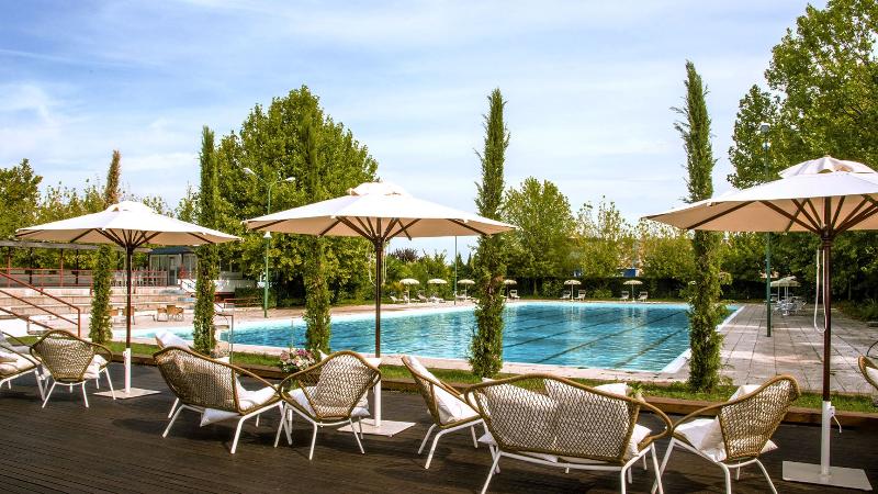 Living Place Hotel - Havuz