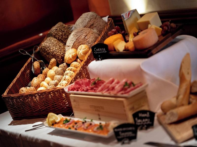 Renaissance Lucerne Hotel - Restoran