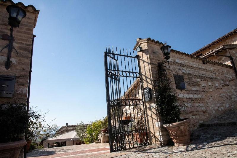 La Bastiglia - Genel