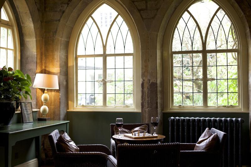 Manor House - Bar
