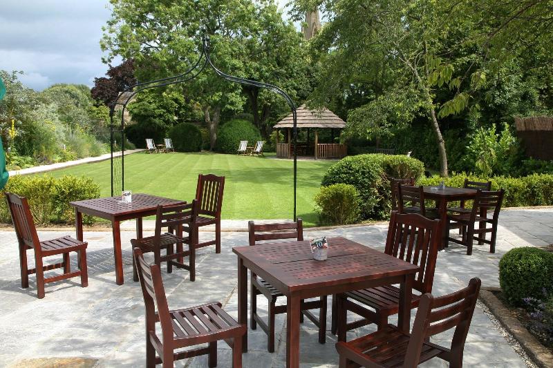 Manor House - Genel
