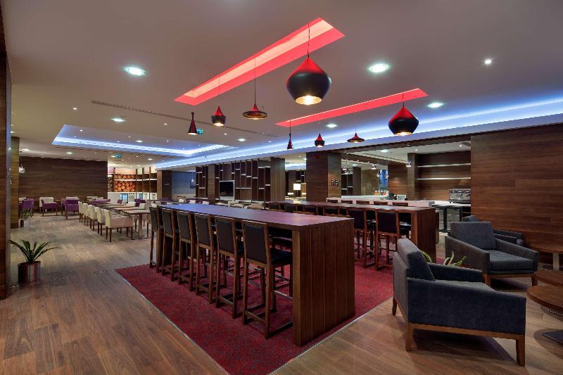 Hampton By Hilton Istanbul Kayasehir - Bar