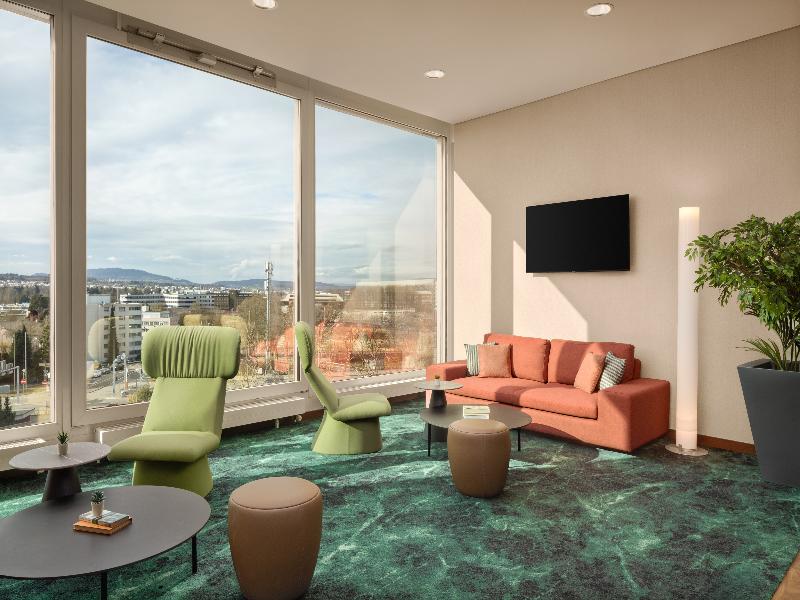 Hilton Zurich Airport - Lobi