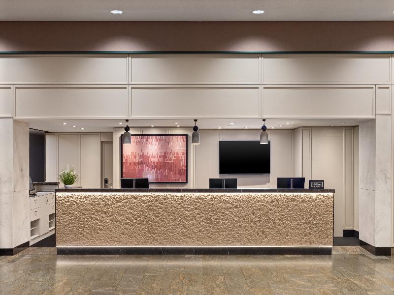 Hilton Zurich Airport - Lobi