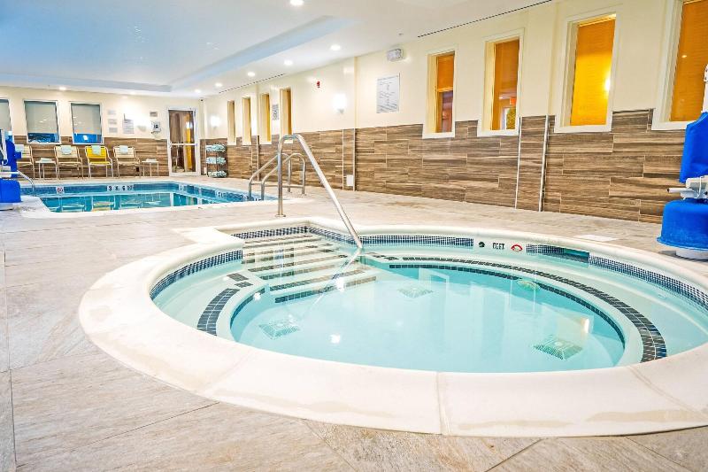 Fairfield Inn Medford Long Island - Havuz