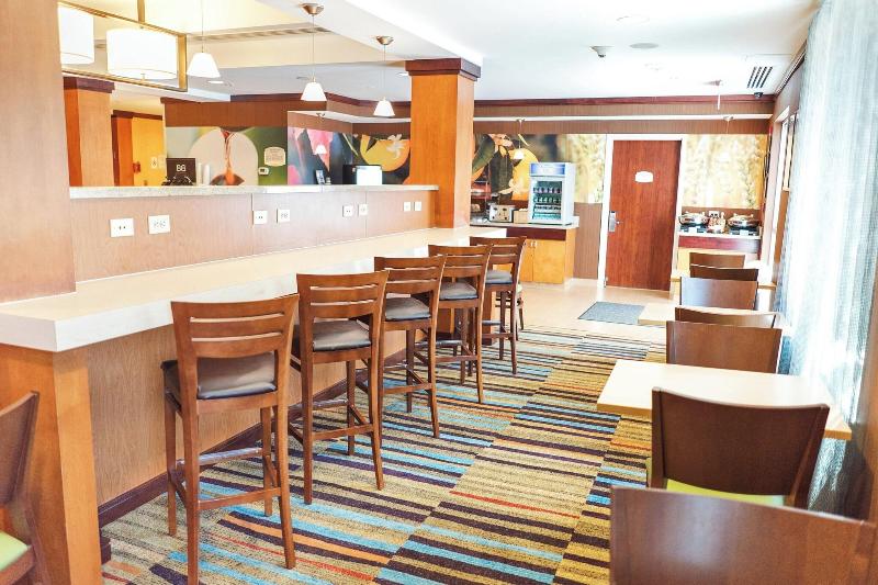 Fairfield Inn Medford Long Island - Restoran