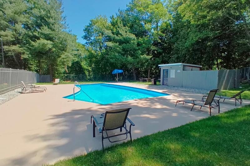 Quality Inn Spring Valley - Nanuet - Havuz