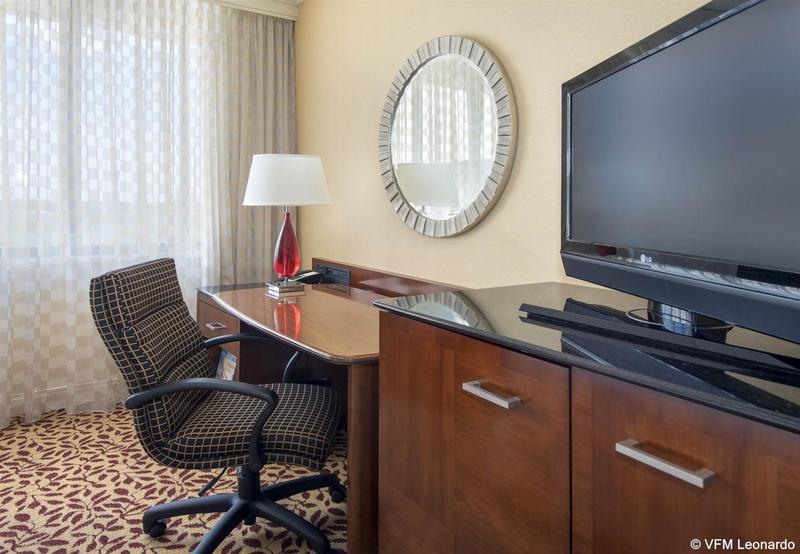 Long Island Marriott - Genel