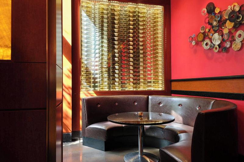 Teaneck Marriott at Glenpointe - Bar