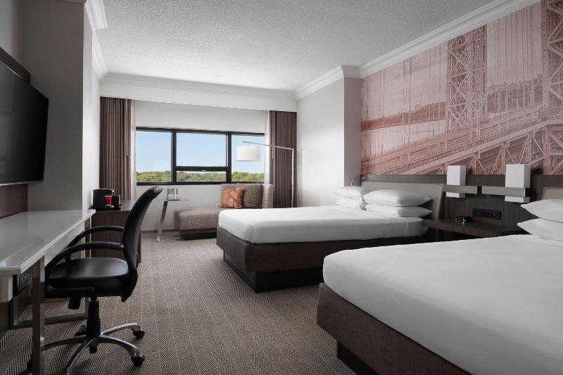 Teaneck Marriott at Glenpointe - Oda
