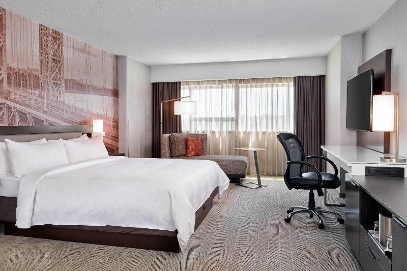 Teaneck Marriott at Glenpointe - Oda