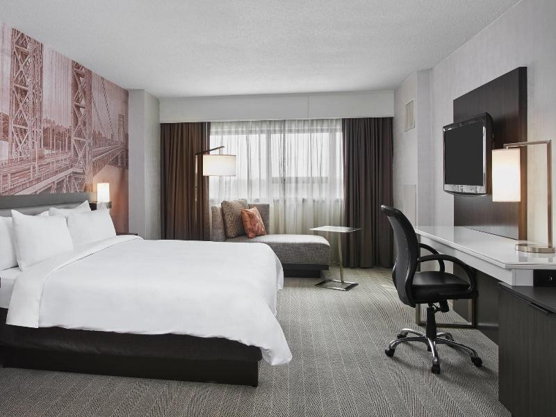 Teaneck Marriott at Glenpointe - Oda