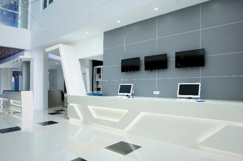 Berry Biz Hotel Powered by Archipelago - Lobi