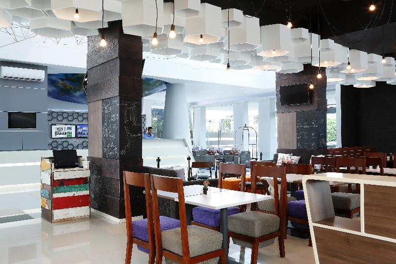 Berry Biz Hotel Powered by Archipelago - Restoran
