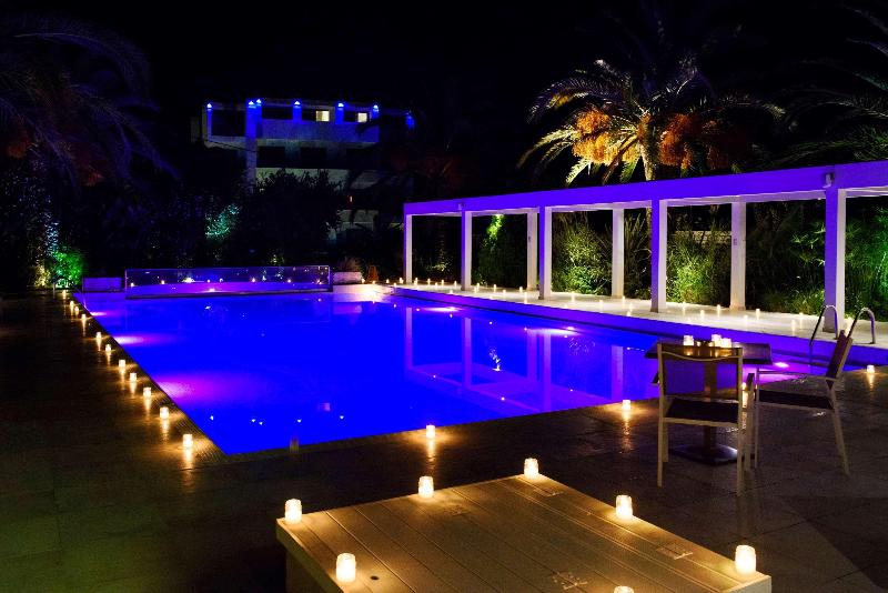 TRYP by Wyndham Corfu Dassia - Havuz