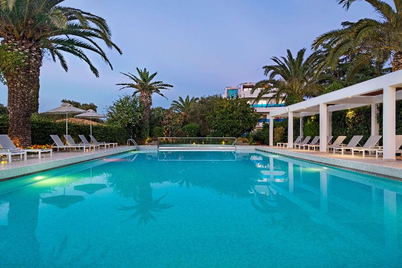 TRYP by Wyndham Corfu Dassia - Havuz