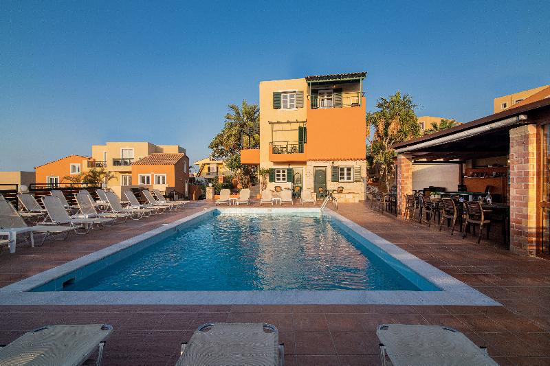 Golden Valentin Apartments - Havuz
