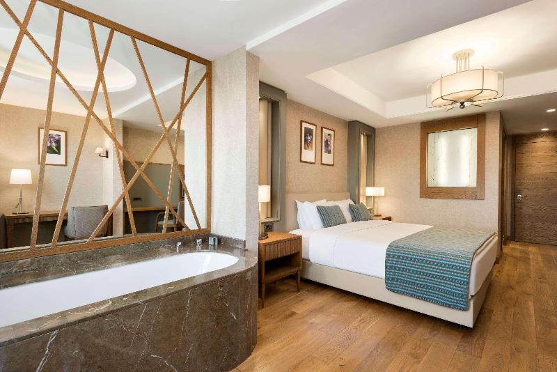 Ramada Hotels & Suites Adana - Oda
