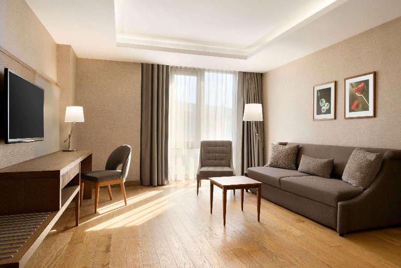 Ramada Hotels & Suites Adana - Oda
