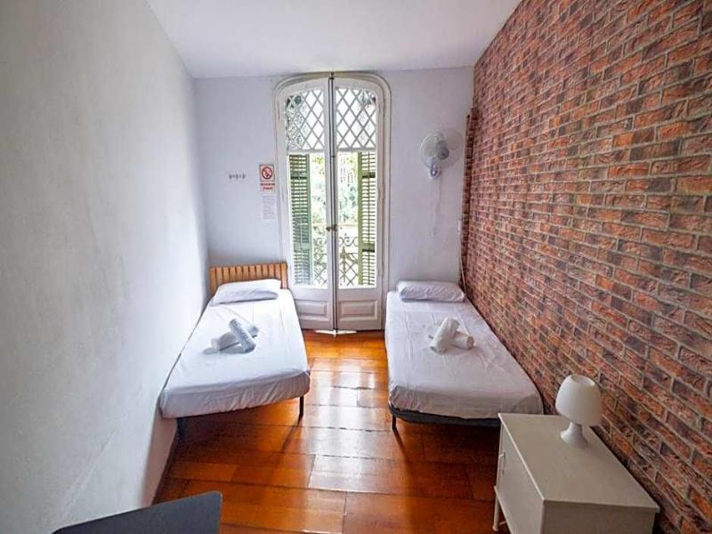 Diagonal House - Genel