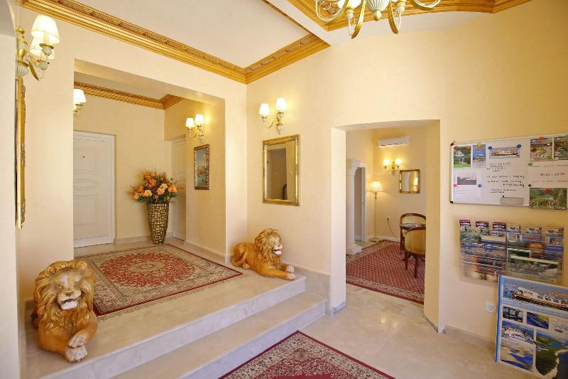 Villa Triana - Lobi