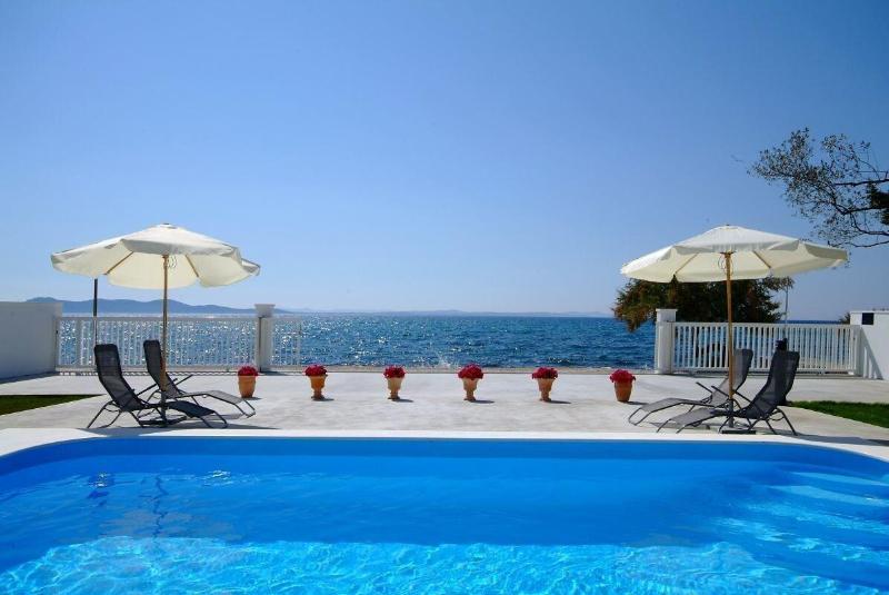 Villa Triana - Genel