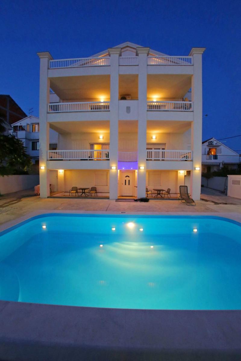 Villa Triana - Genel