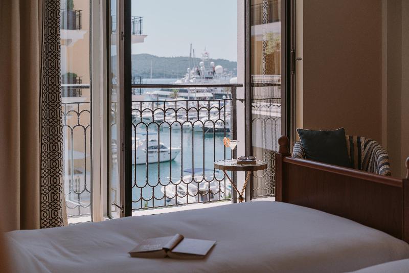Regent Porto Montenegro Hotel - Oda