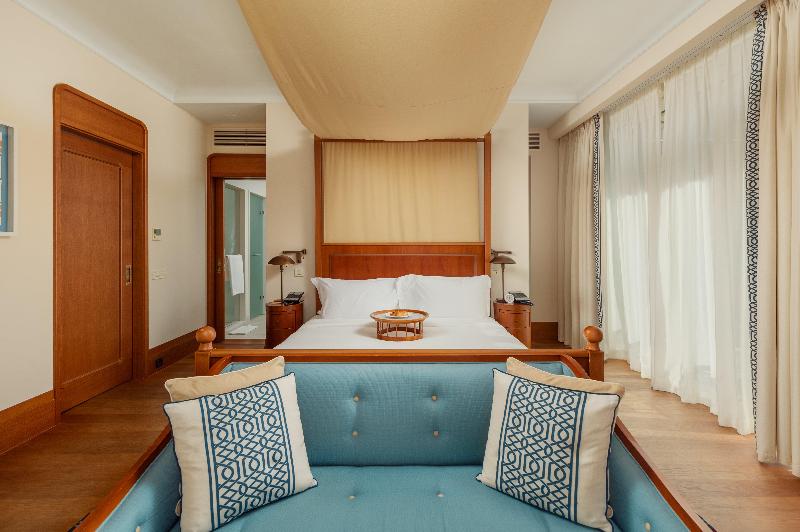 Regent Porto Montenegro Hotel - Oda